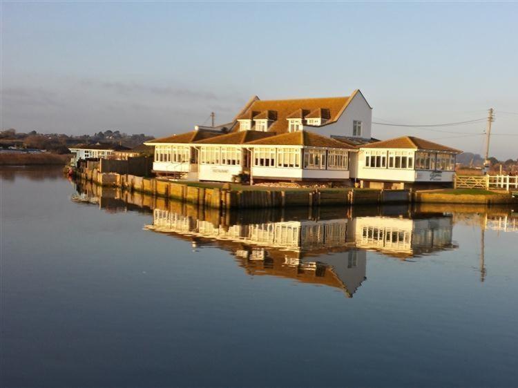 Villa The Boardwalk West Bay Exterior foto
